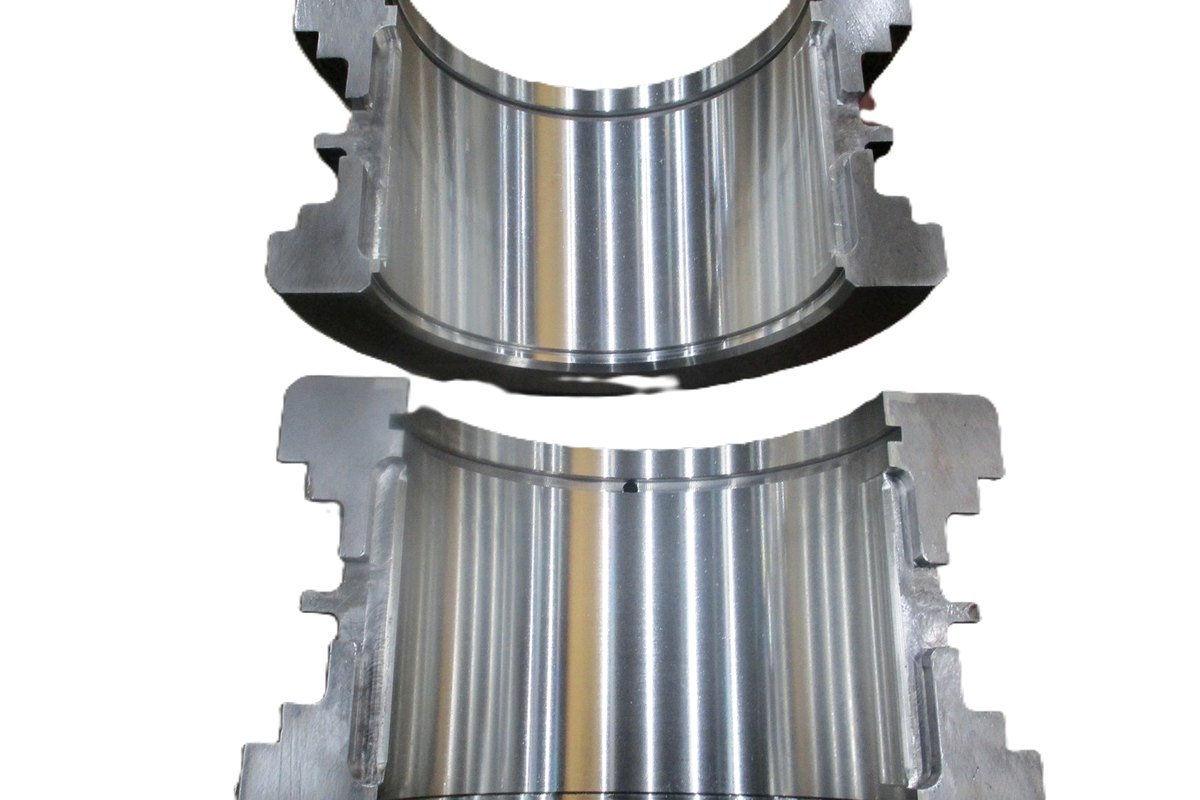 Finished split white metal bearing